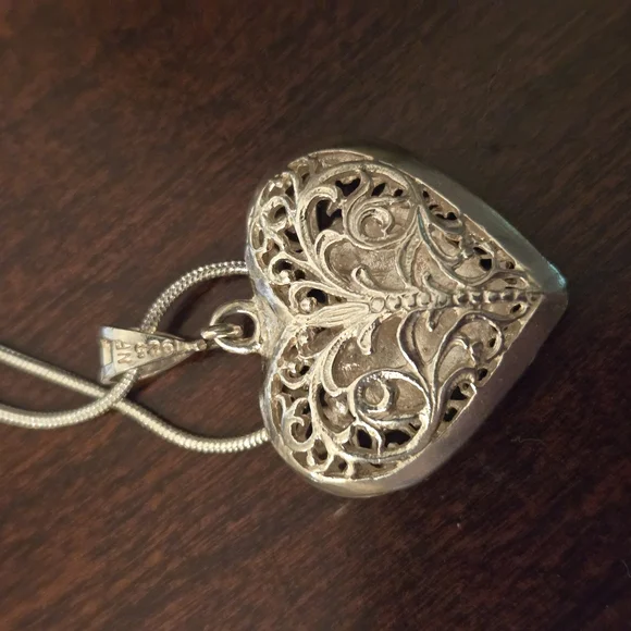 Elegant Sterling Silver Diamond Cut Heart Pendant Necklace - Picture 2 of 7